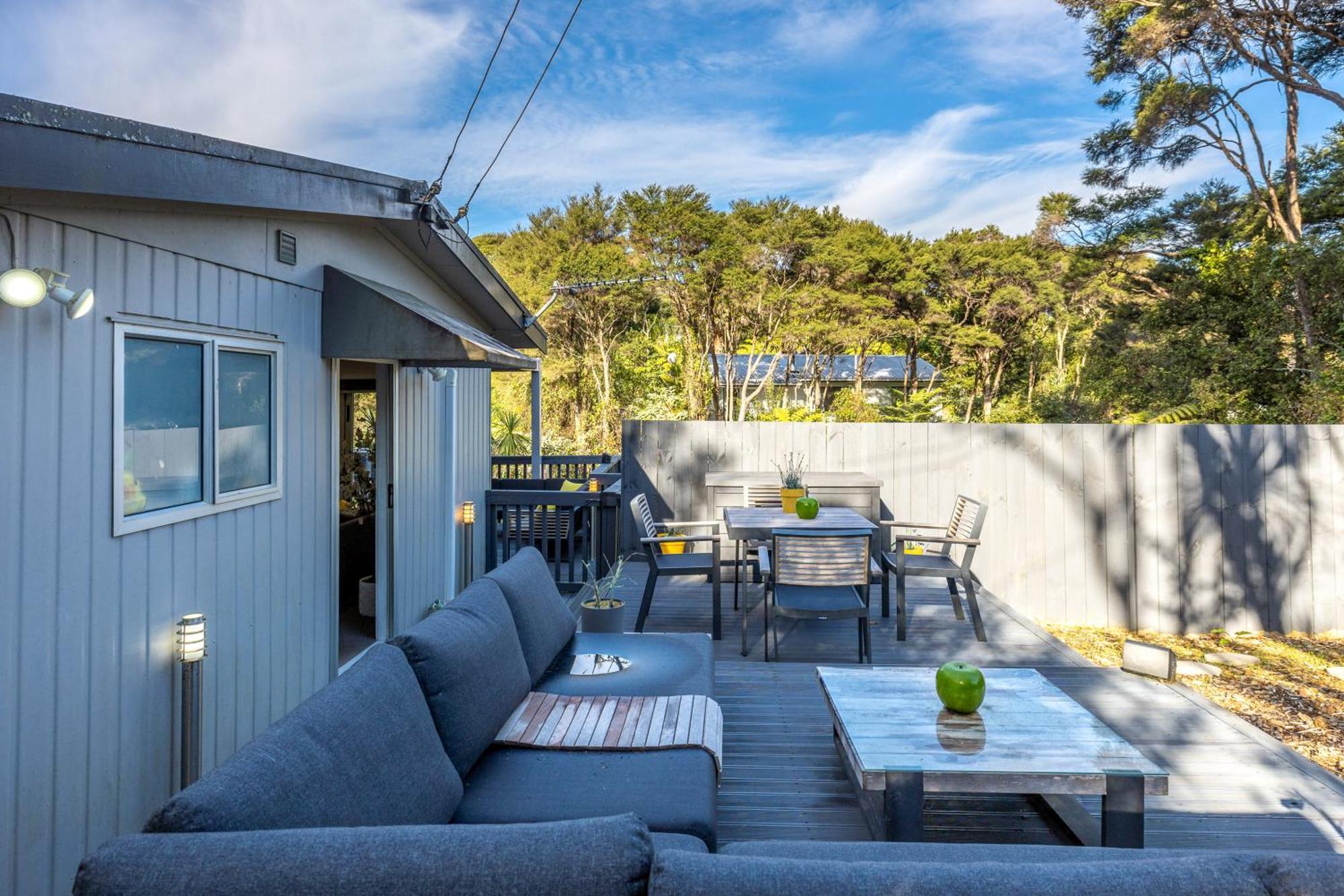 Island Sanctuary - Waiheke Holiday Home Ostend Eksteriør bilde